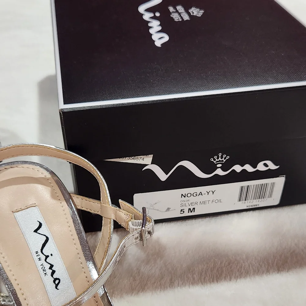 Nina Noga Silver Metalic Foil Evening Sandals, New in Box, Size 5 - Picture 9 of 9